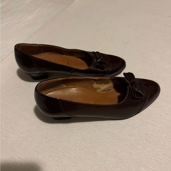 Chic Brown Women's Loafers - Picture 1 of 9